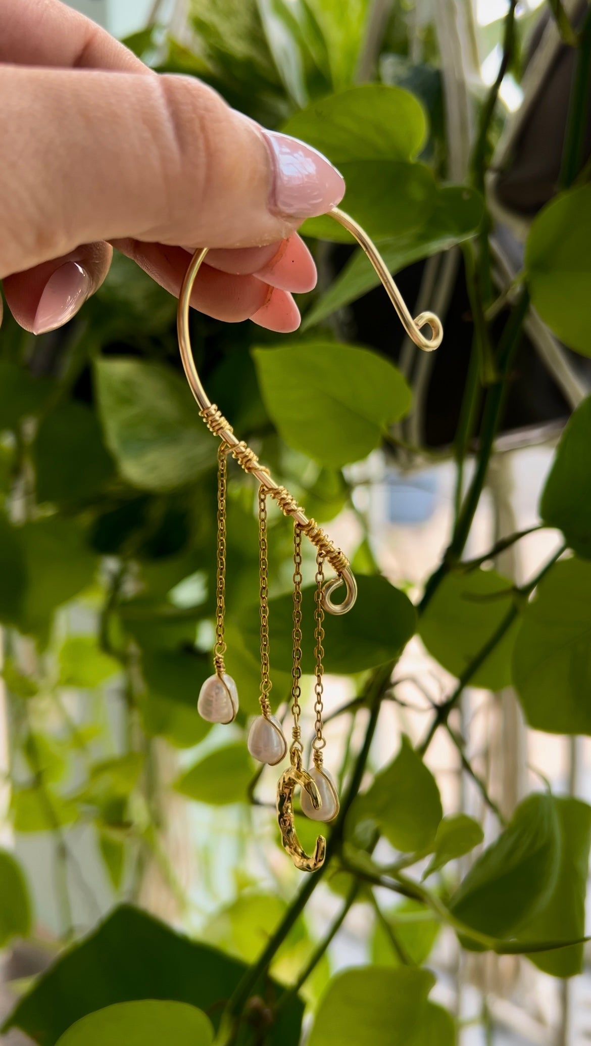 Moon dangling earcuff