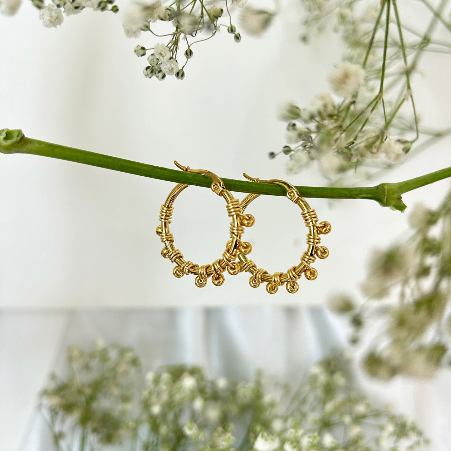 Aura Hoops